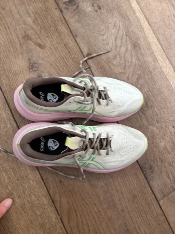 Used Asics GT-2000 14 bike — image 3 of 5