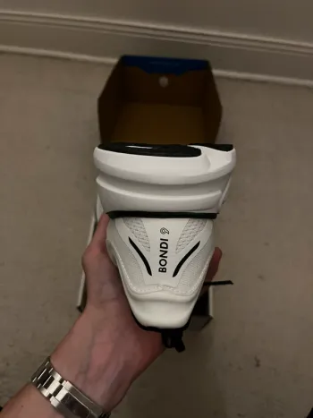 Used Hoka Baskets taille 42 bike — image 4 of 7
