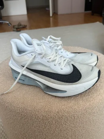 Used Nike Zoomfly 6 bike
