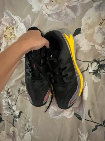 Salomon Running Shoes bike d'occasion — image 4 sur 5