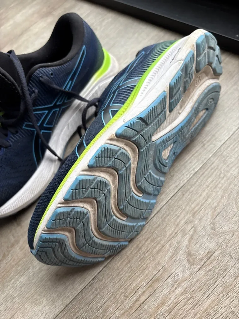 Použité Asics Running Shoes Size 41.5 bike — obrázek 4 z 5