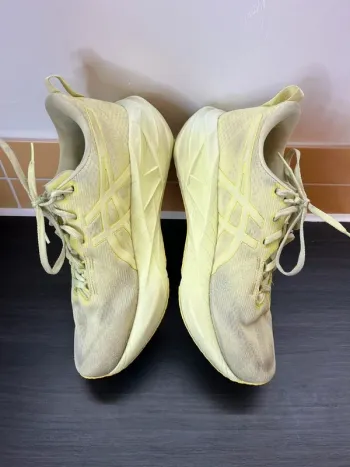Used Asics Novablast 5 bike — image 4 of 13