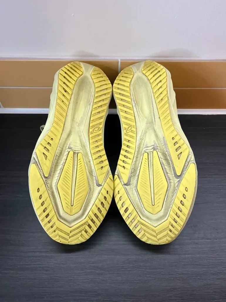 Used Asics Novablast 5 bike — image 5 of 13