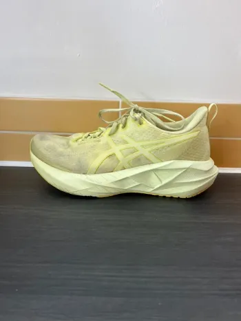 Used Asics Novablast 5 bike — image 9 of 13