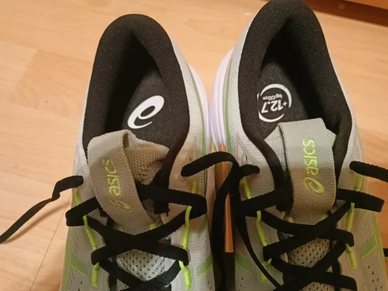 Used Asics Gel Cumulus 28 bike — image 11 of 15