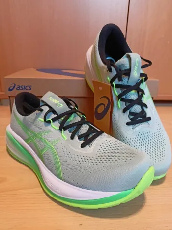Used Asics Gel Cumulus 28 bike