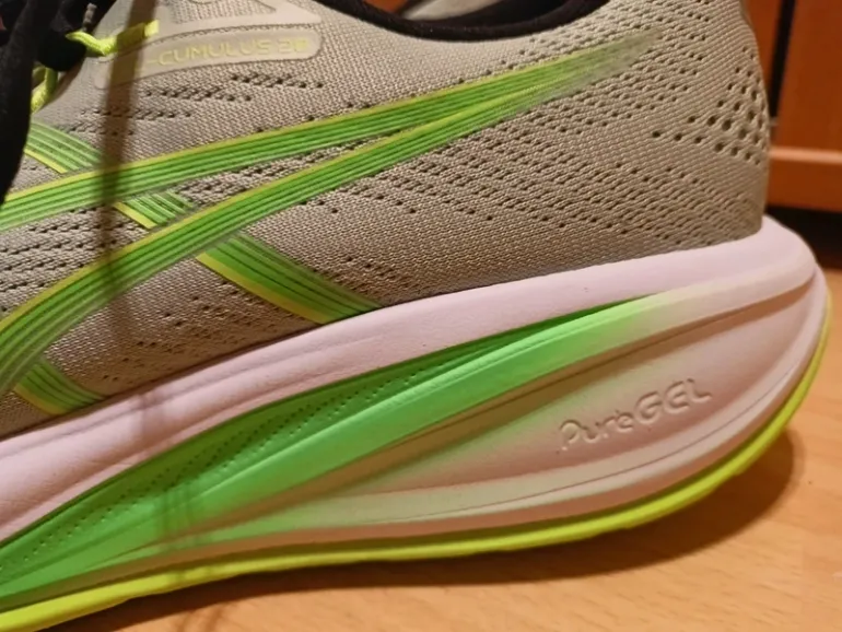 Used Asics Gel Cumulus 28 bike — image 10 of 15
