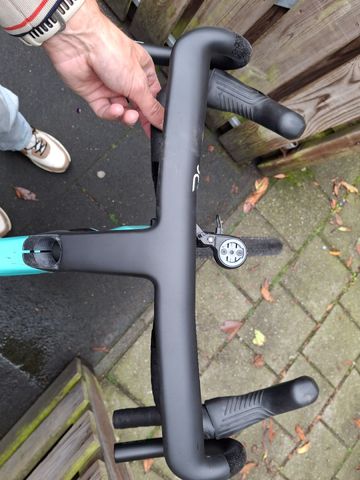 Bianchi Impulso RC Cockpit 2025 bike usato — immagine 2 di 3