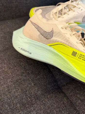 Used Nike ZoomX Vaporfly NEXT% 2 bike — image 4 of 12