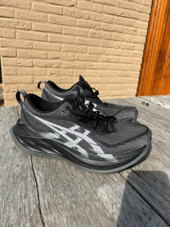 Asics Superblast 2 bike d'occasion — image 2 sur 3