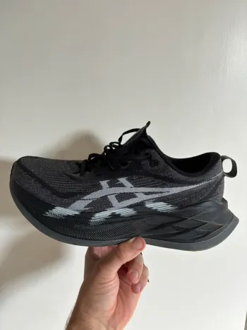 Używany Asics Superblast 2 bike