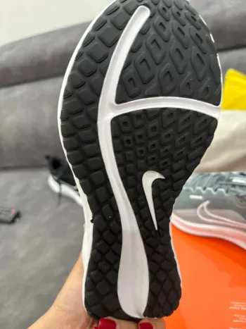 Nike Chaussure Taille 41 bike d'occasion — image 4 sur 5