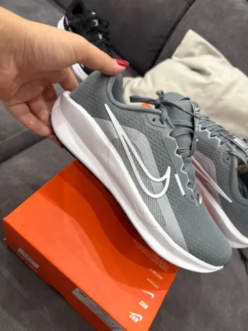 Nike Chaussure Taille 41 bike d'occasion — image 3 sur 5