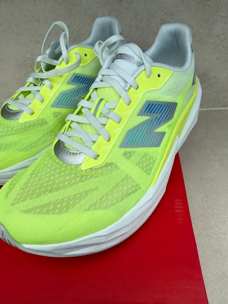 Gebrauchtes New Balance FuelCell Rebel v5 bike — Bild 2 von 8