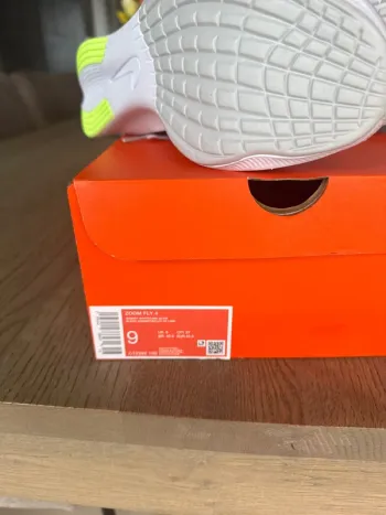 Używany Nike Zoom Fly 4 bike — zdjęcie 7 z 8