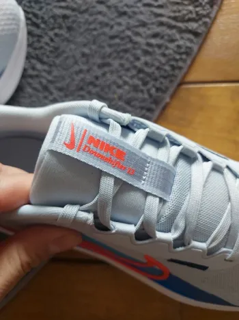 Used Nike sneakers bike — image 5 of 9