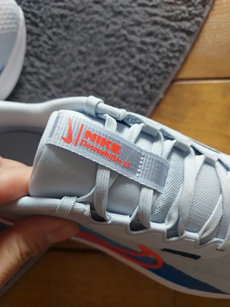 Used Nike sneakers bike — image 5 of 9