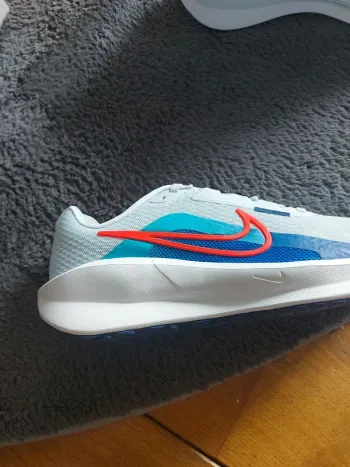 Used Nike sneakers bike — image 2 of 9