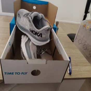 Hoka Shoes bike d'occasion — image 2 sur 3