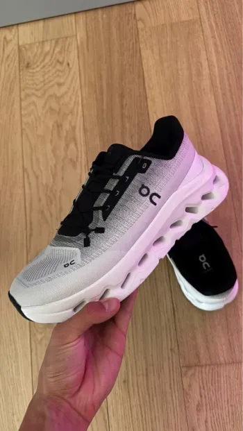 Used On Running Shoes Size 44 bike — image 2 of 5
