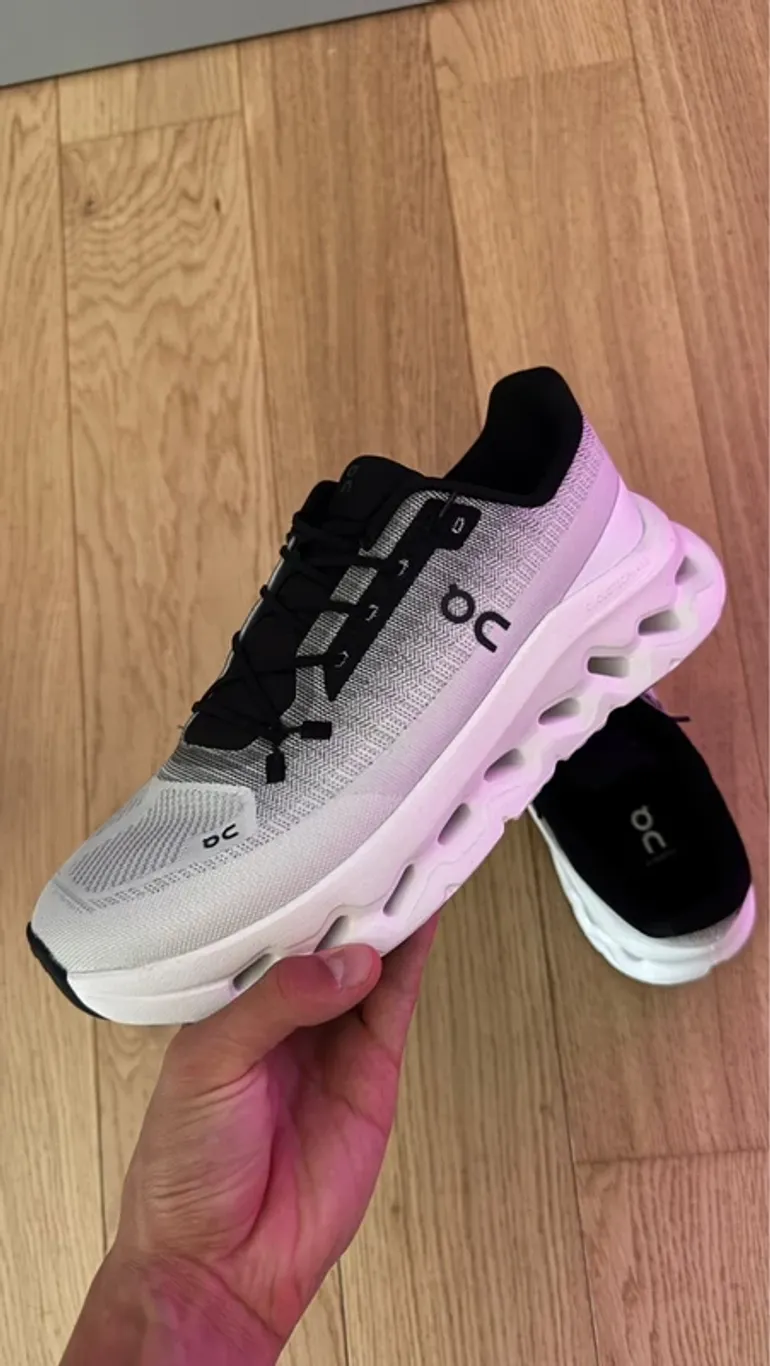 Used On Running Shoes Size 44 bike — image 2 of 5