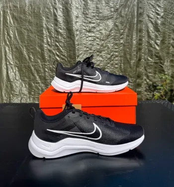 Gebrauchtes Adidas Nike Sneakers bike