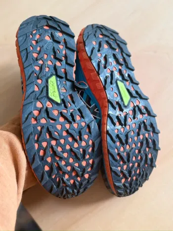 Asics Flytefoam bike d'occasion — image 4 sur 5