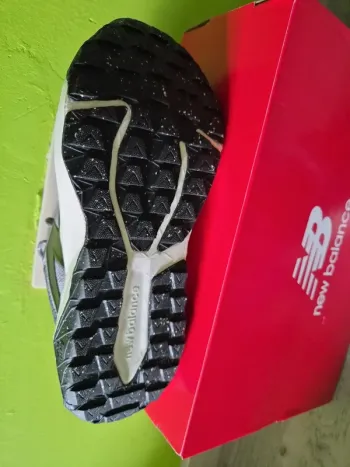 New Balance Dynasoft Nitrel V6 bike usato — immagine 3 di 3