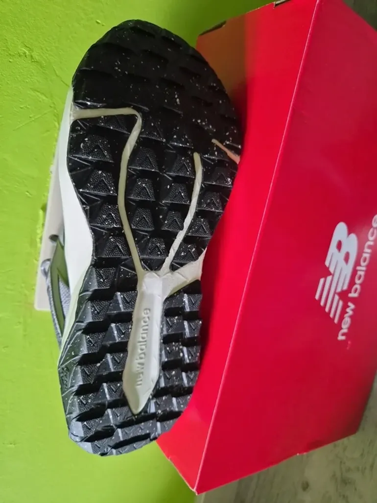 New Balance Dynasoft Nitrel V6 bike usato — immagine 3 di 3