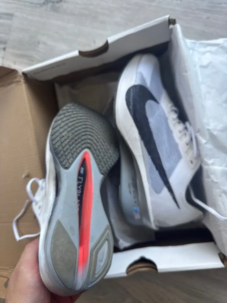 Nike Vaporfly Zoom bike usato — immagine 6 di 6