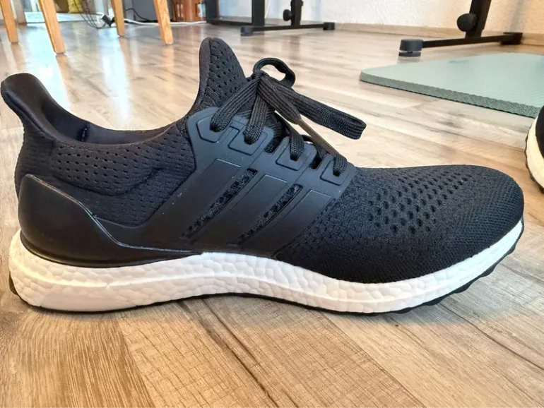 Adidas Ultraboost bike d'occasion — image 5 sur 9