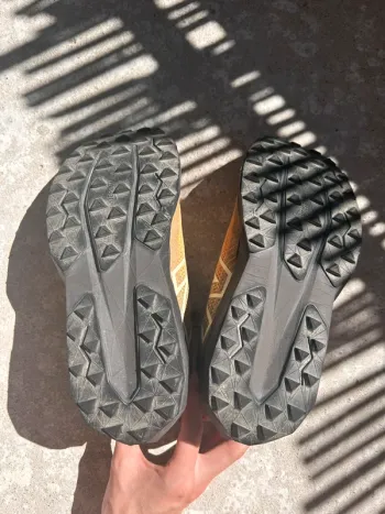 Used New Balance venym bike — image 6 of 8