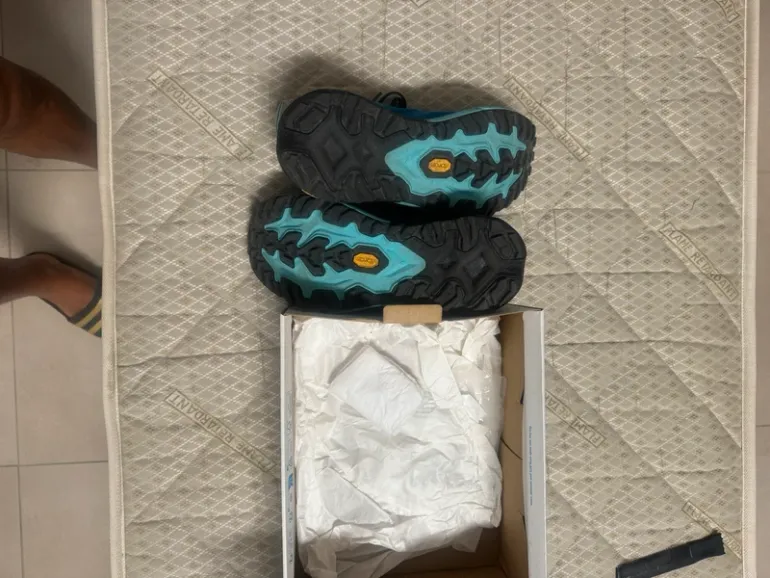 Hoka Mafate 5 bike d'occasion — image 4 sur 5