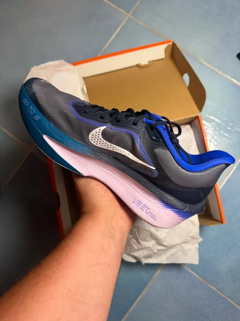 Used Nike ZoomX Fly 6 bike — image 2 of 5