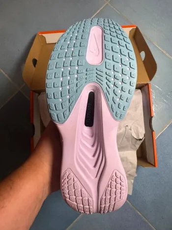 Used Nike ZoomX Fly 6 bike — image 3 of 5