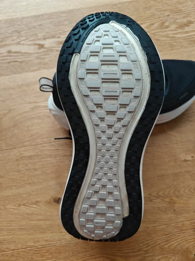 Used Nike Vomero Plus bike — image 4 of 4