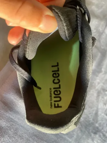 Used New Balance FuelCell Propel v5 bike — image 3 of 6