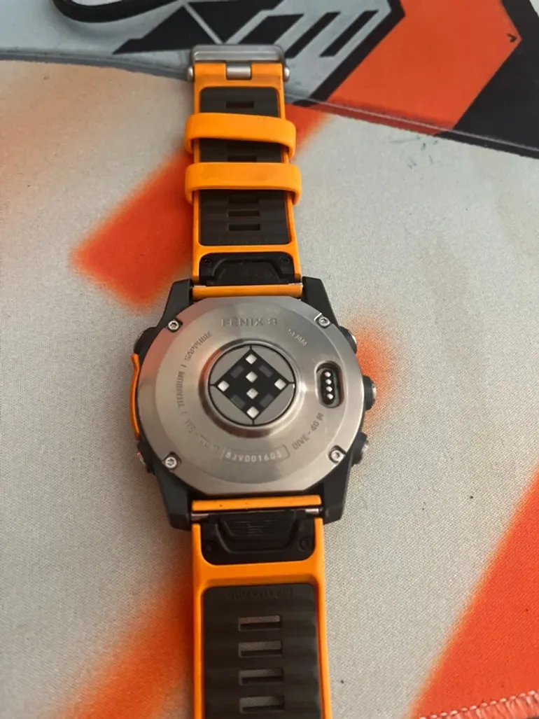 Used Garmin fenix 8 amoled sapphire titane 51mm bike — image 3 of 3