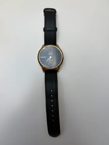 Used Garmin vívomove Luxe bike — image 2 of 6