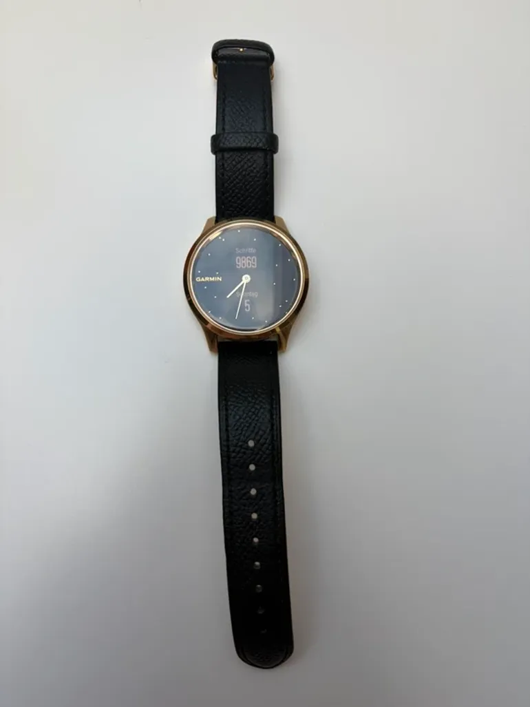 Used Garmin vívomove Luxe bike — image 2 of 6