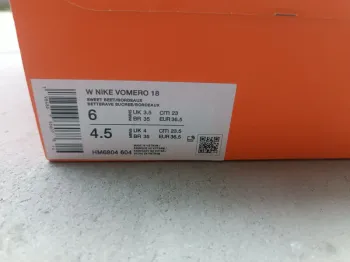 Käytetty Nike Vomero 18 bike — kuva 8 / 8