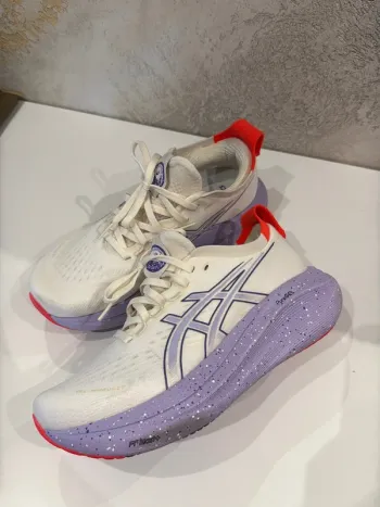 Used Asics Gel Nimbus 27 Tokyo bike — image 2 of 5