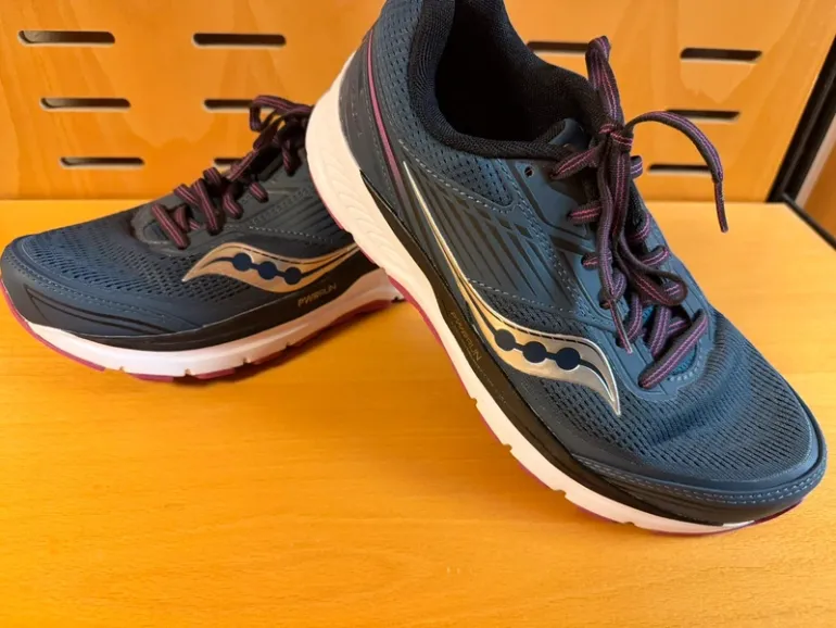 Used Saucony Echelon bike — image 2 of 4