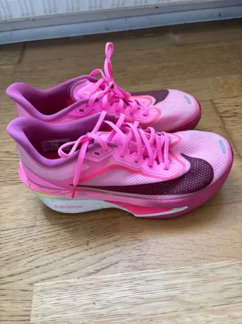 Used Nike Chaussures running bike — image 2 of 3