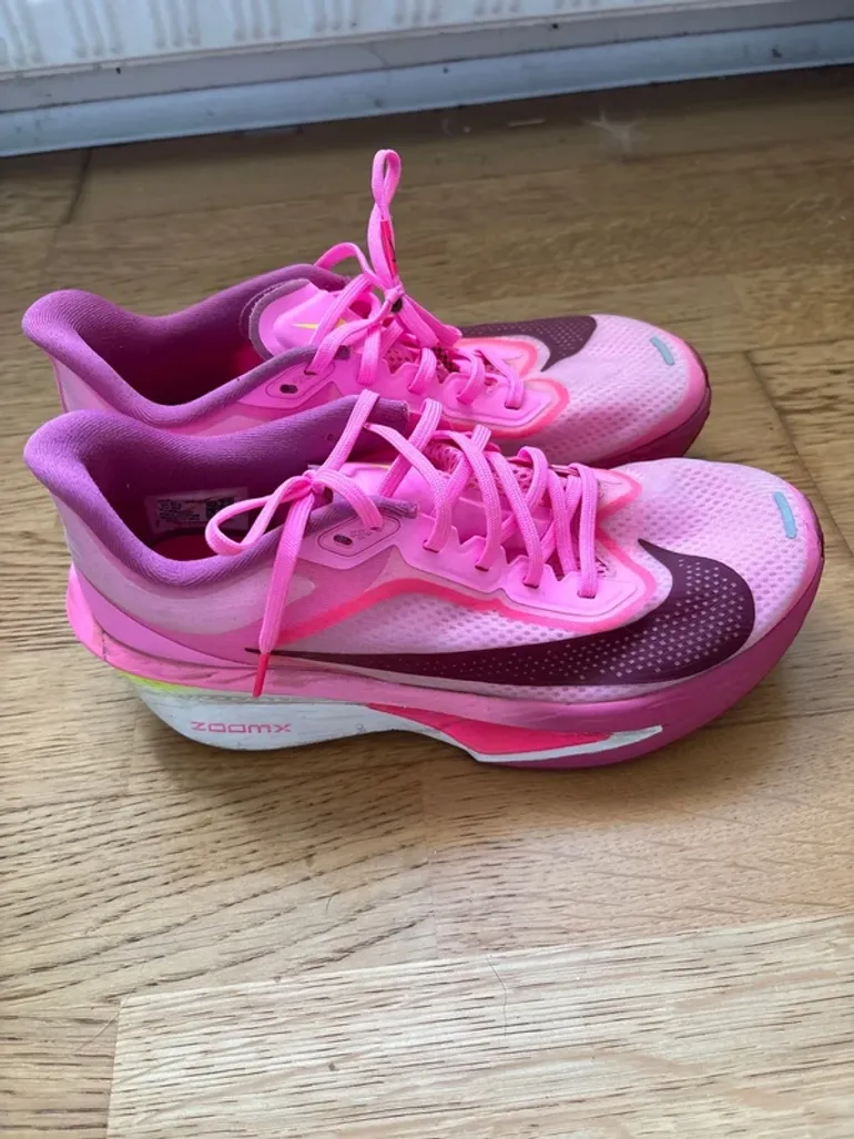 Used Nike Chaussures running bike — image 2 of 3