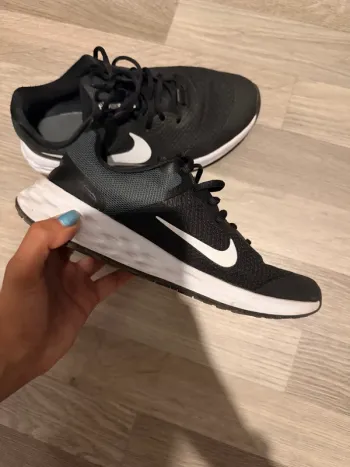 Nike Chaussure de sport bike d'occasion — image 7 sur 10