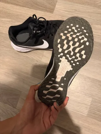 Nike Chaussure de sport bike d'occasion — image 9 sur 10