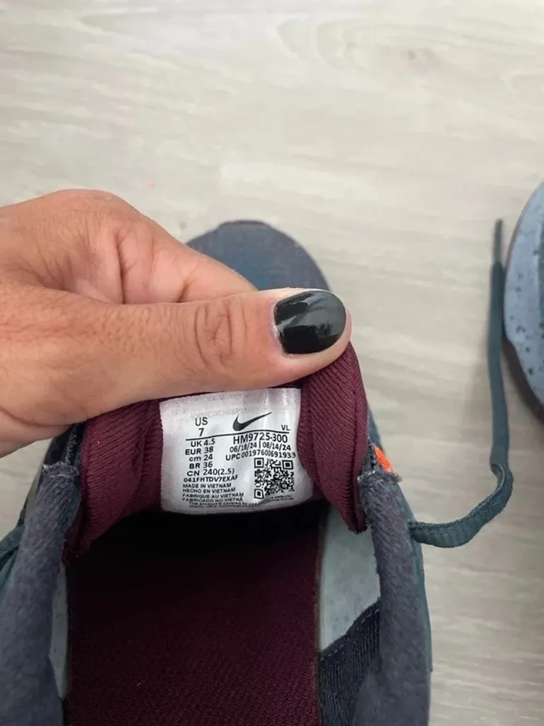 Used Nike Juniper Trail Gore-Tex bike — image 6 of 10