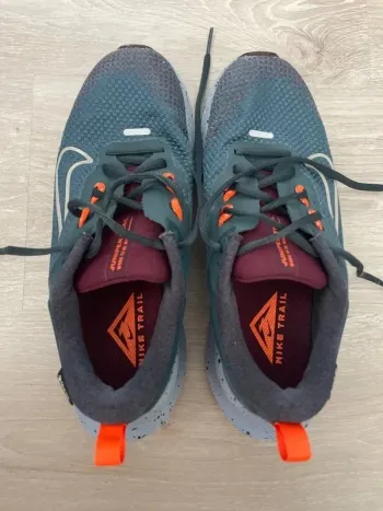 Used Nike Juniper Trail Gore-Tex bike — image 5 of 10