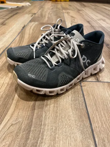 Tweedehands On Running On Schuh Damen bike